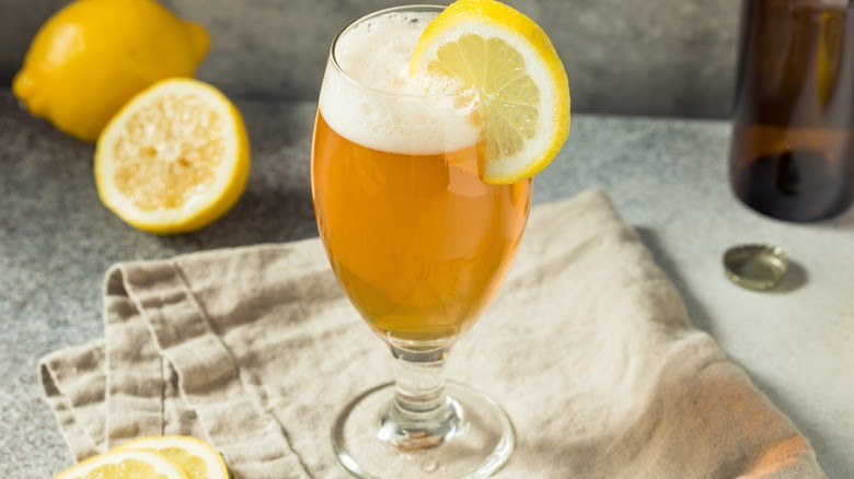boissons à associer à la bière - la limonade pétillante